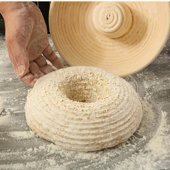 Top Hat Style Banneton Sourdough Starter Bread Basket Set W/ Stencils - Picture 4 of 12